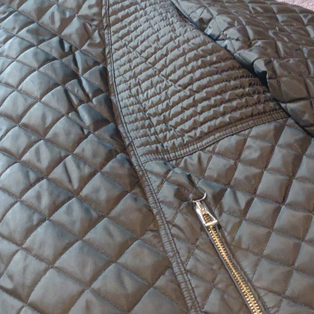 NEW Calvin Klein Women's Hooded Chevron Quilted Packable Down Jacket 3X - Picture 6 of 9